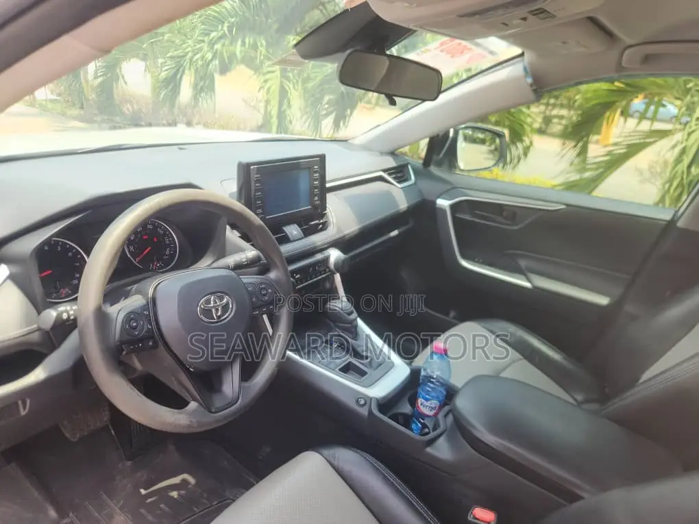Toyota RAV4 2019 White