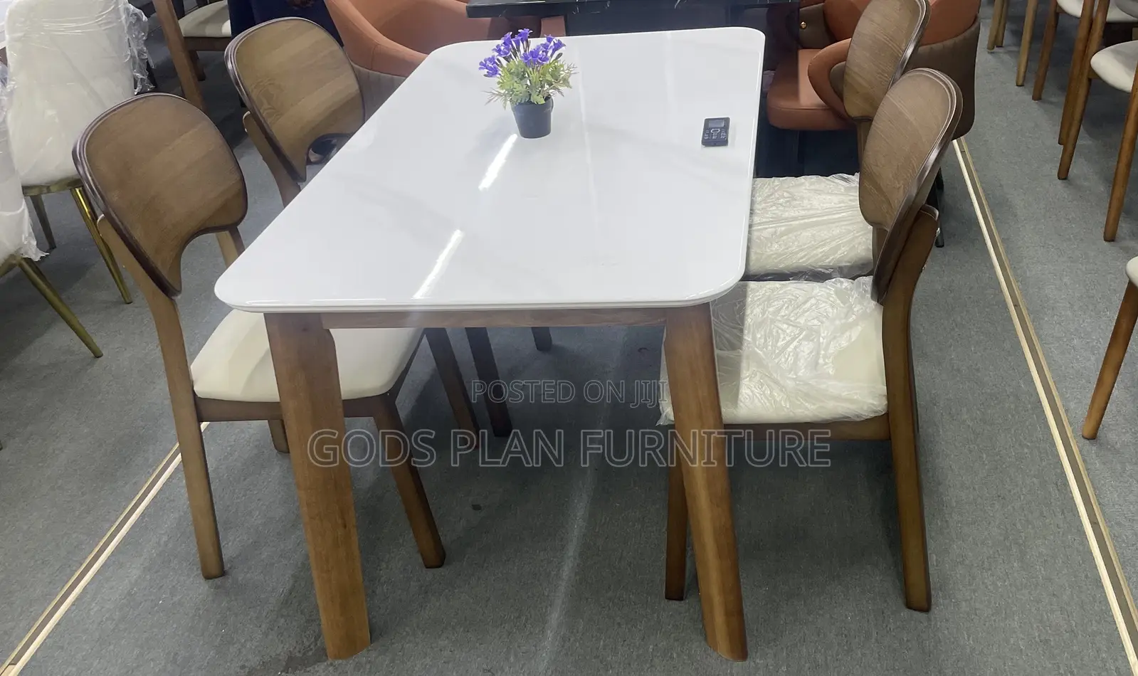 Dining Table (1+4)
