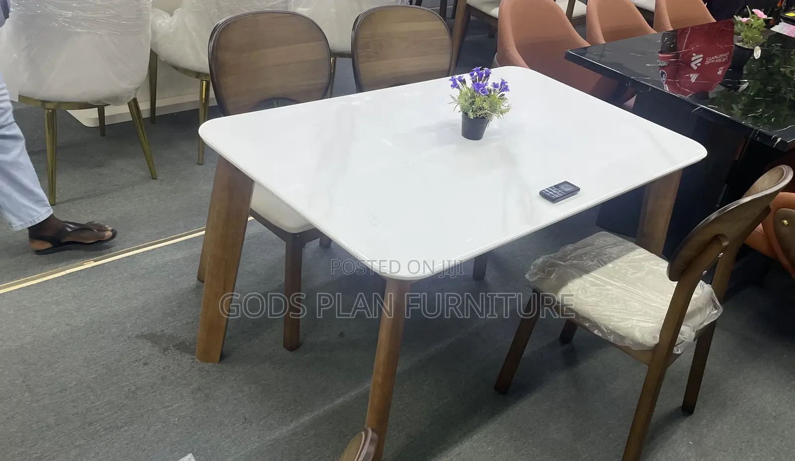 Dining Table (1+4)