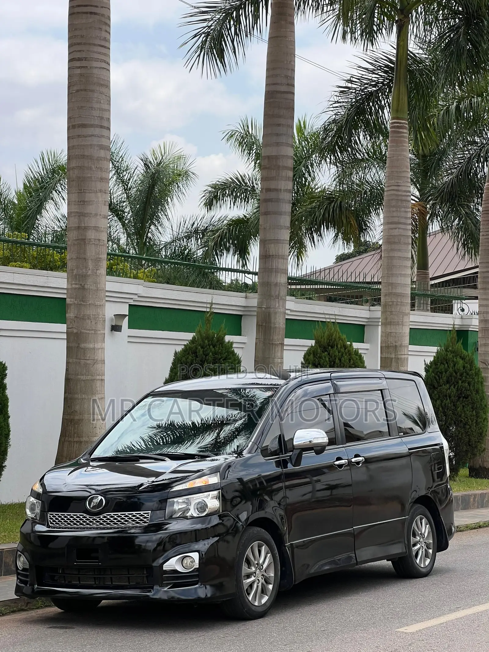 Toyota Voxy 2013 Black