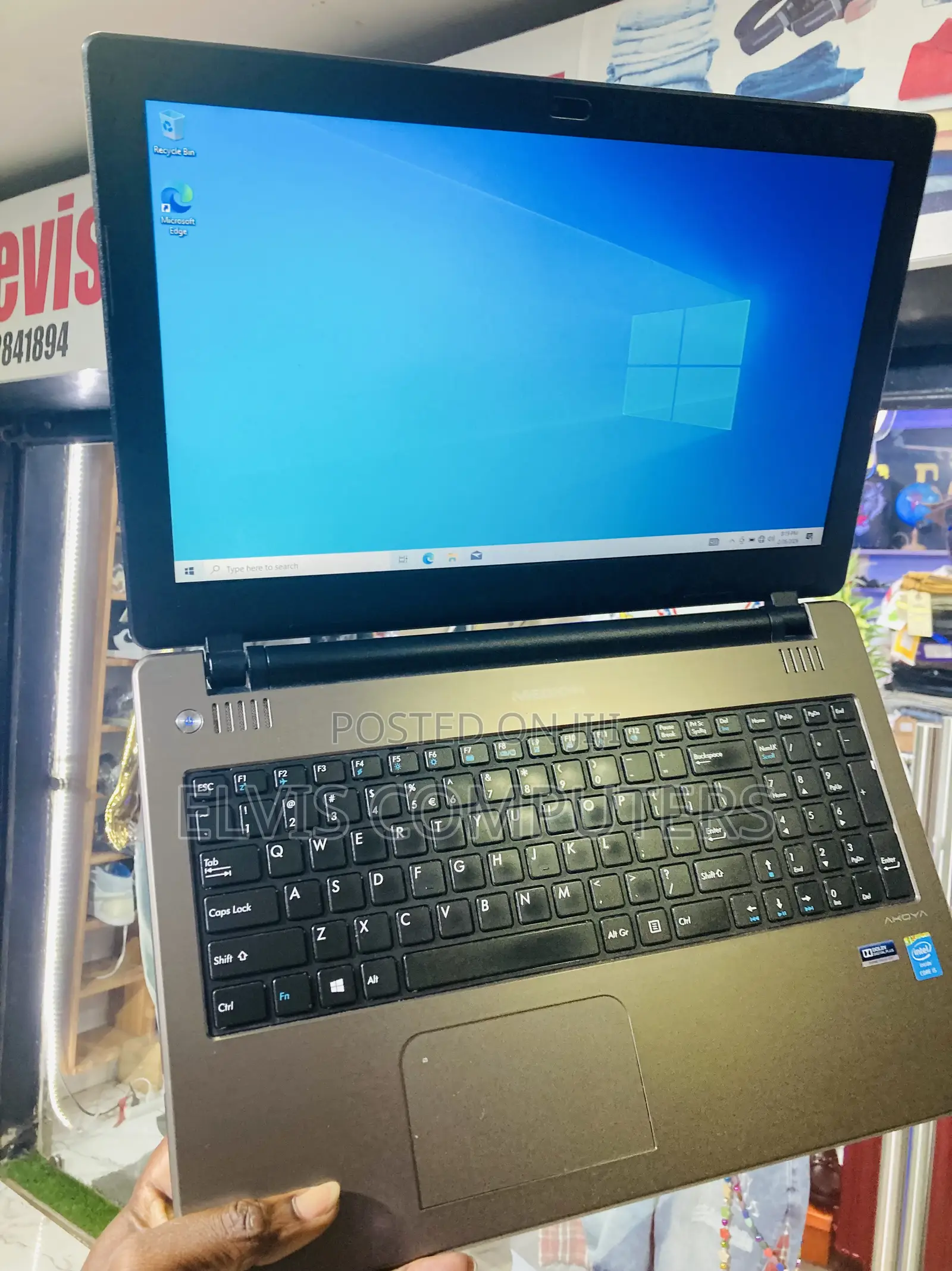 Laptop Medion Akoya P6677 8GB Intel Core i5 HDD 750GB