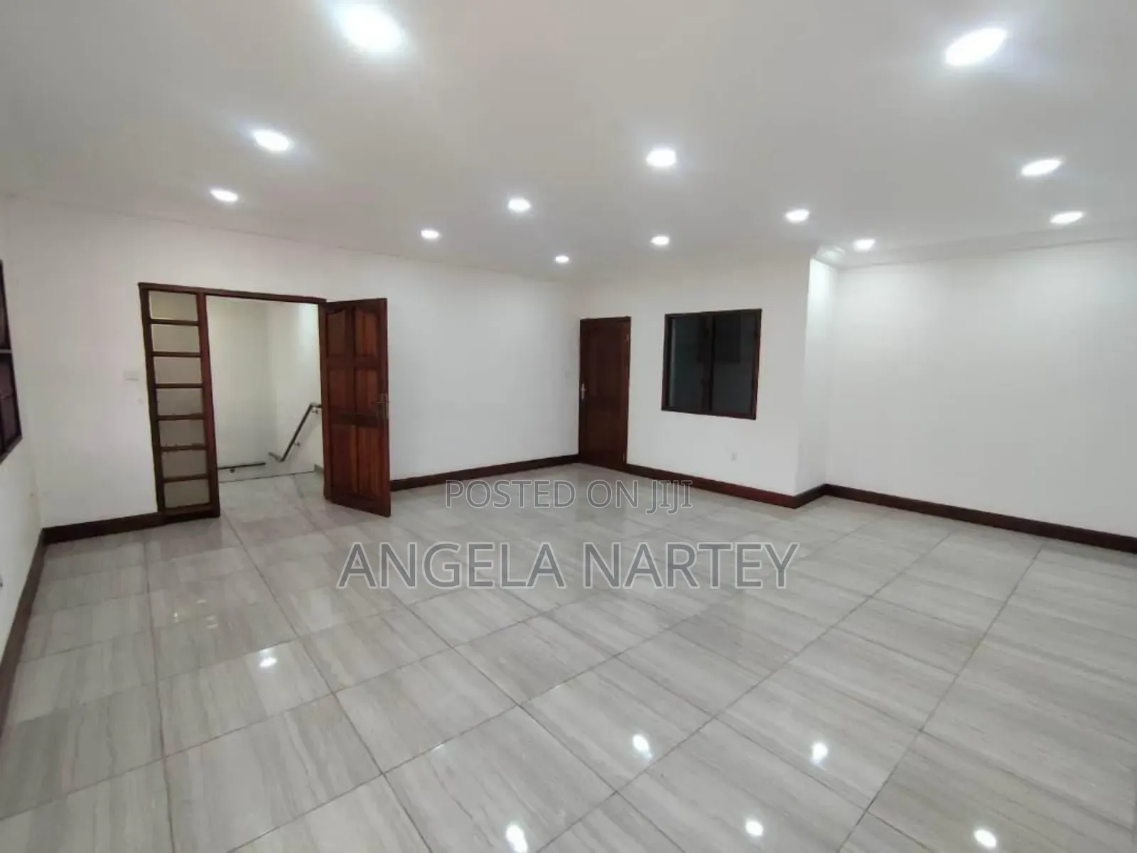 15bdrm House in Ridge for rent
