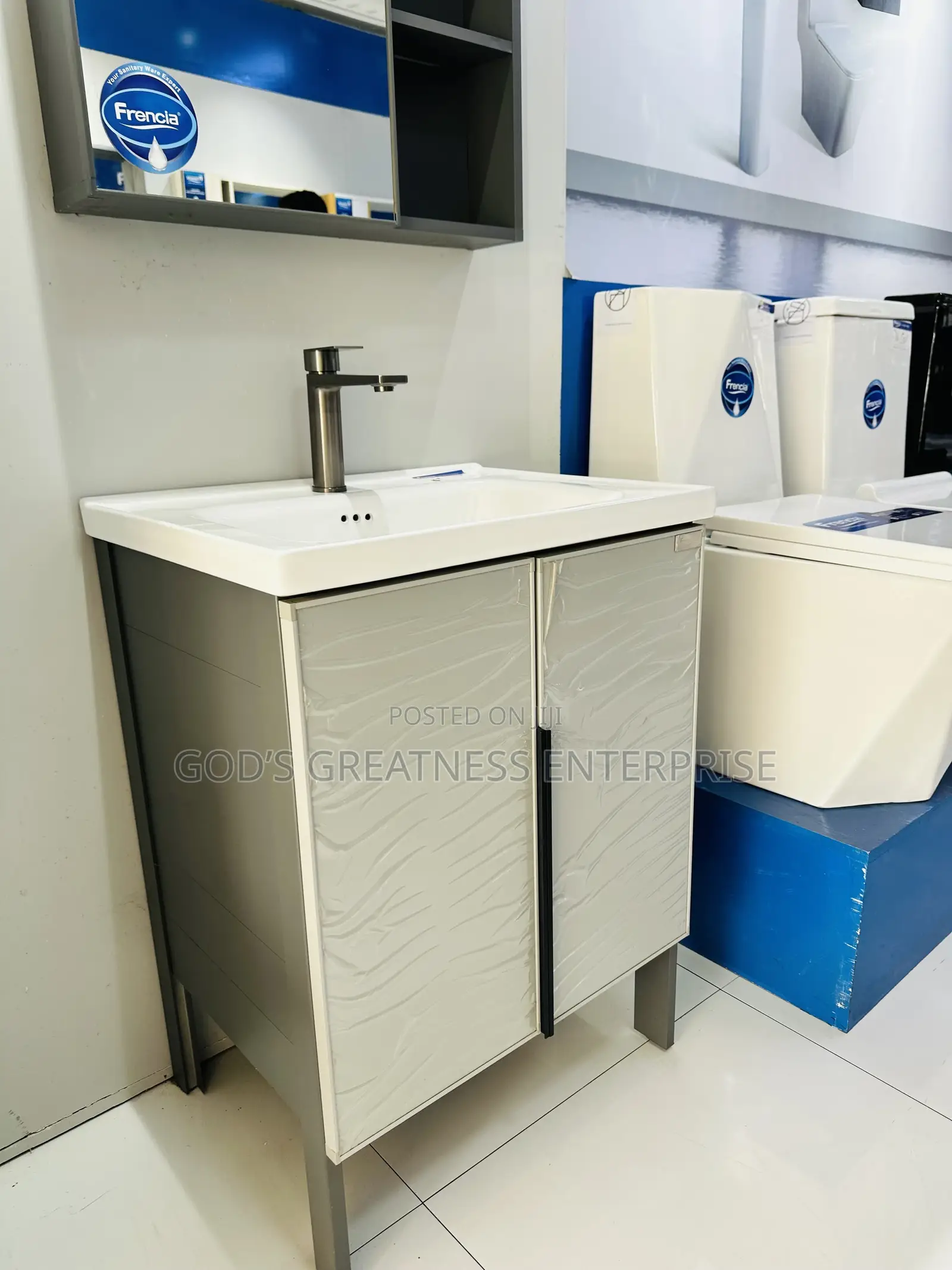 Standing Cabinet