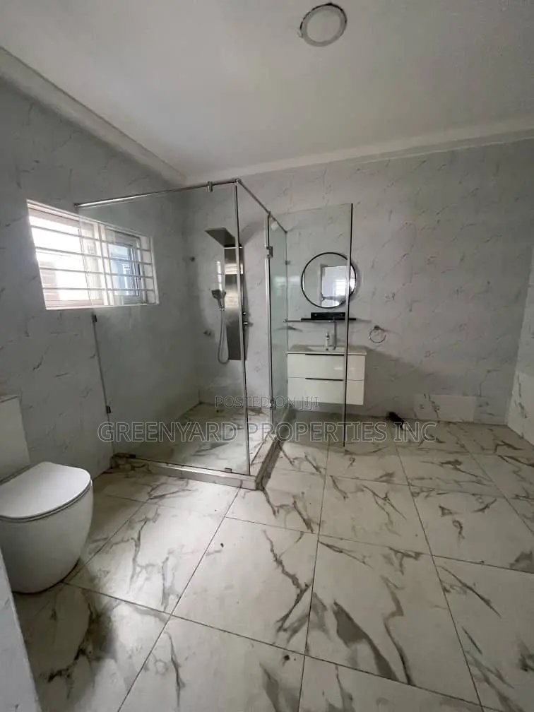 4bdrm House in Lakeside Estate, Ashaley Botwe for rent