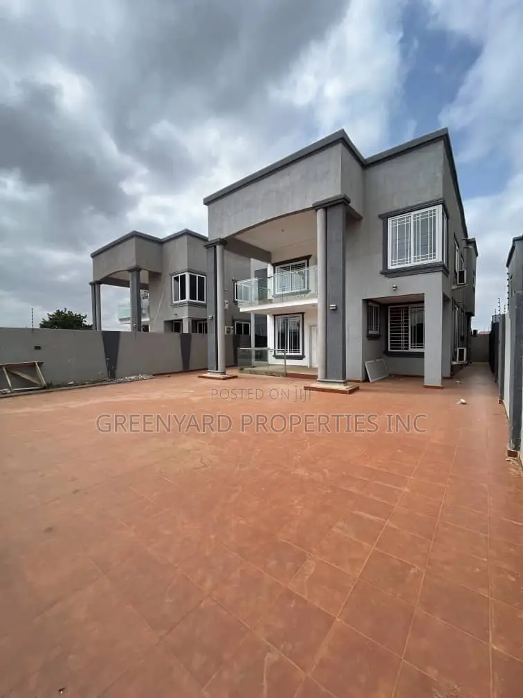 4bdrm House in Lakeside Estate, Ashaley Botwe for rent