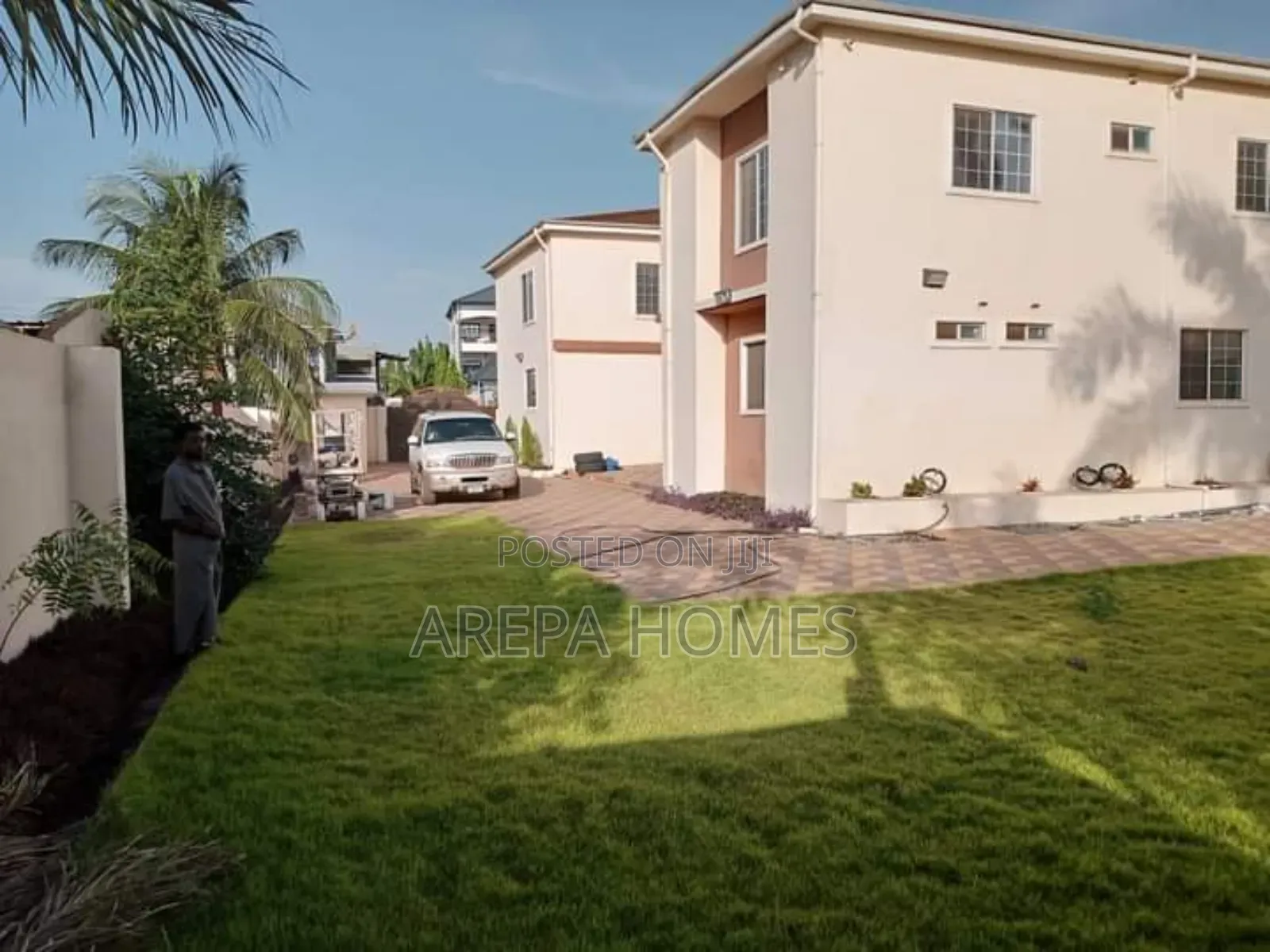 20bdrm Block of Flats in Arepa Homes, Adenta for sale