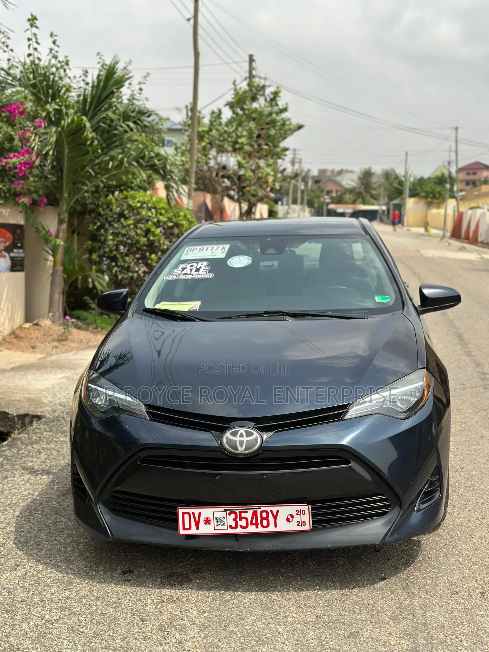 Toyota Corolla LE (1.8L 4cyl 2A) 2018 Blue