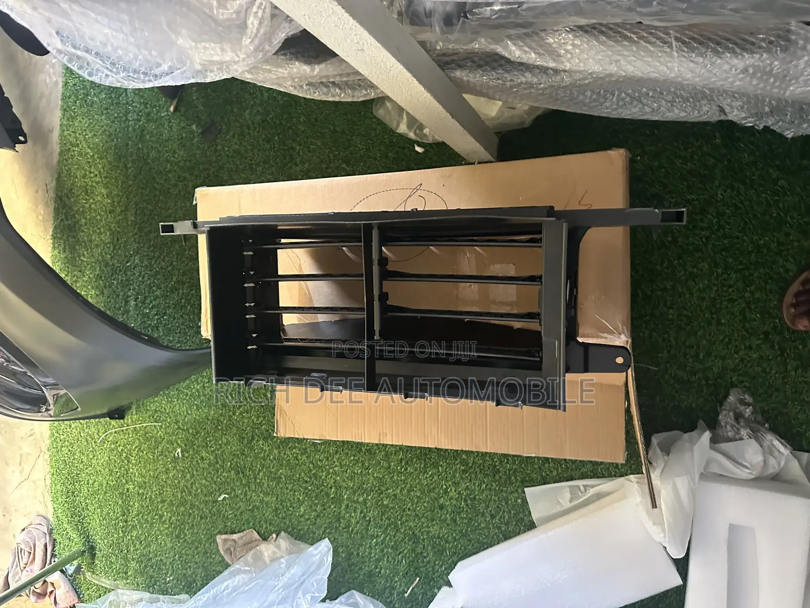 Ford F150 Lower Shutter Grill With Motor