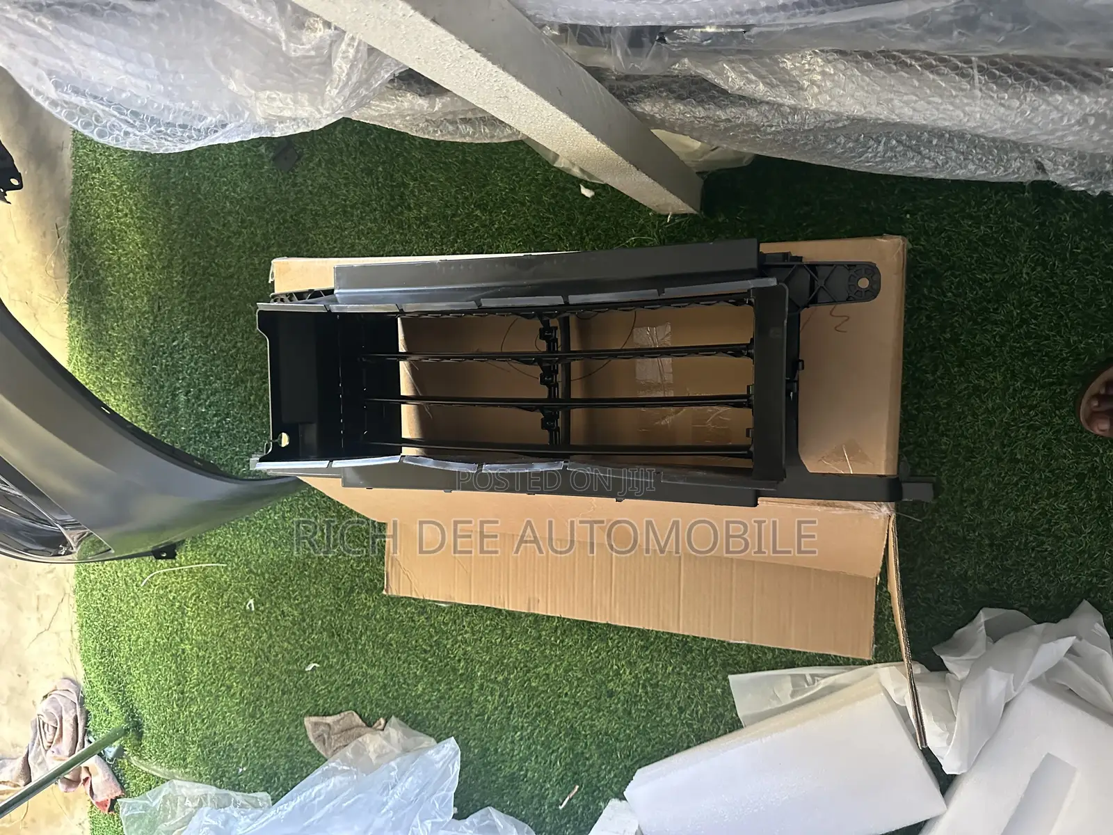 Ford F150 Lower Shutter Grill With Motor