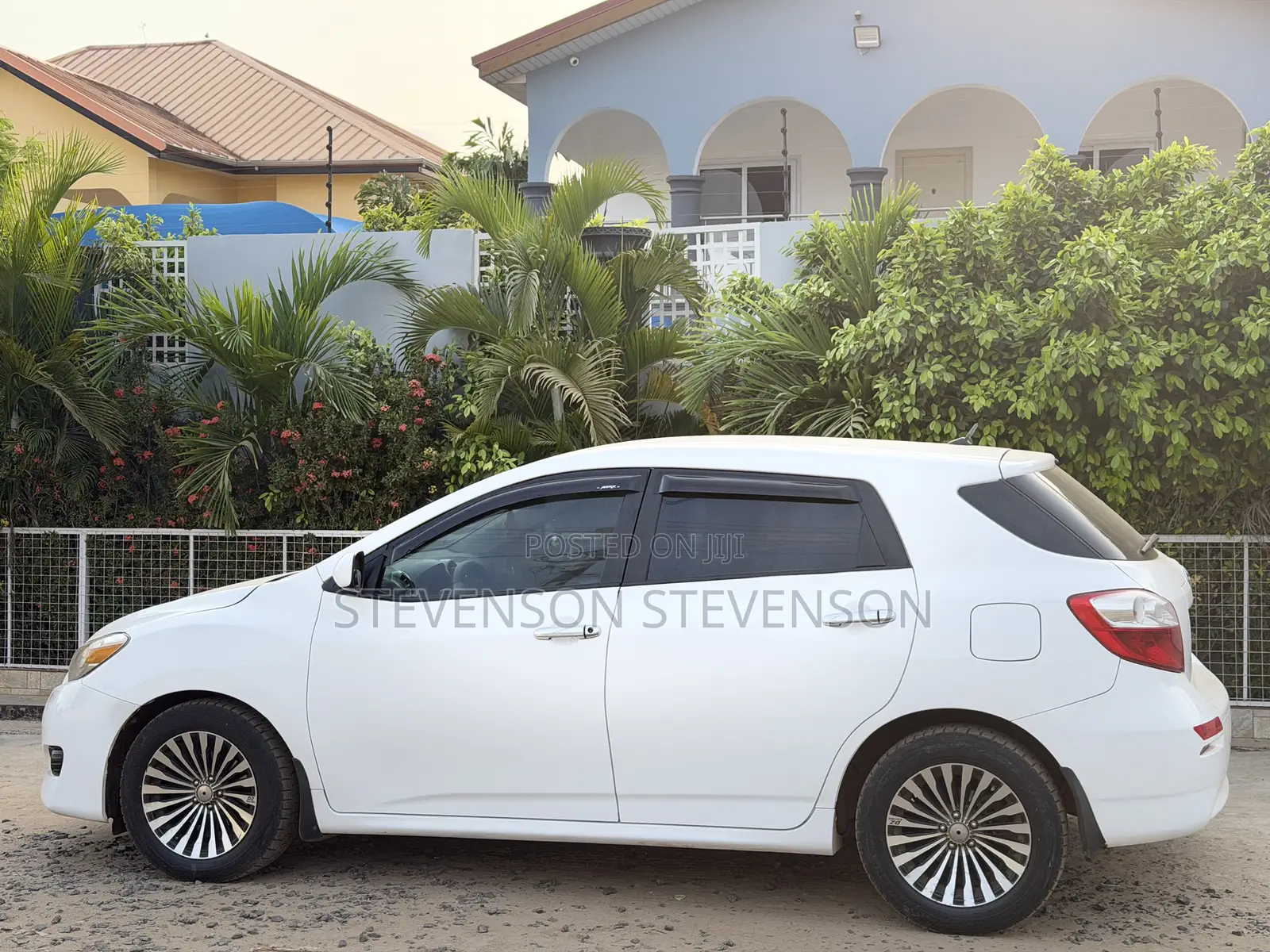 Toyota Matrix L Hatchback FWD (1.8L 4cyl) 2014 White