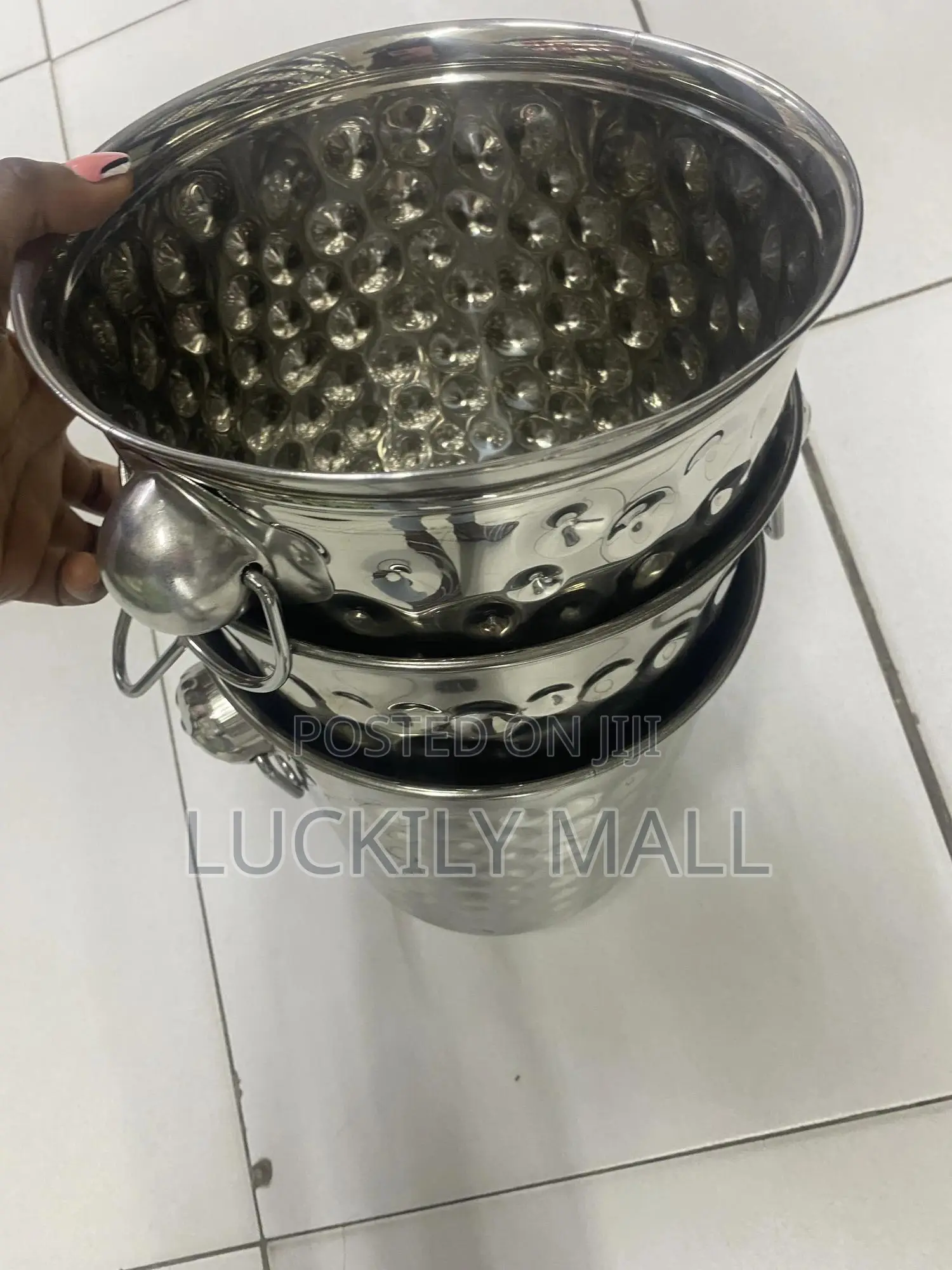 A Ice Bucket