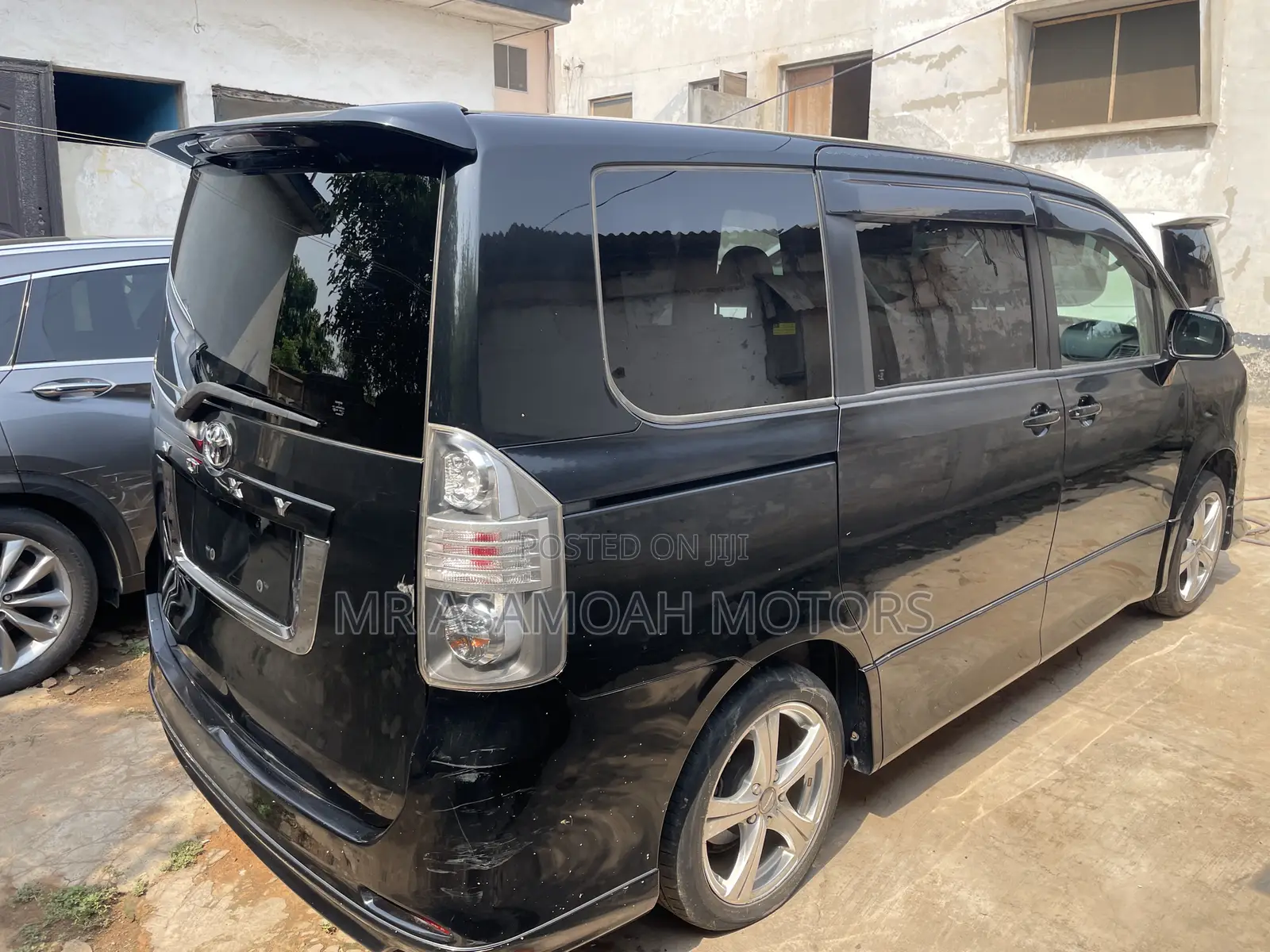 Toyota Voxy 2013 Black