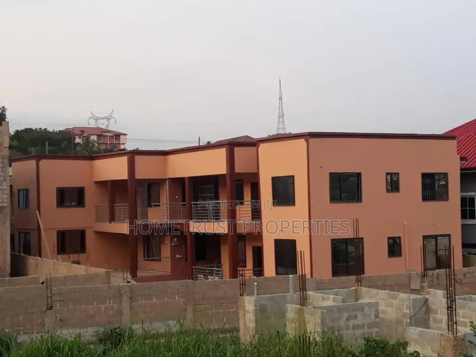 10bdrm Apartment in Kwabenya for sale