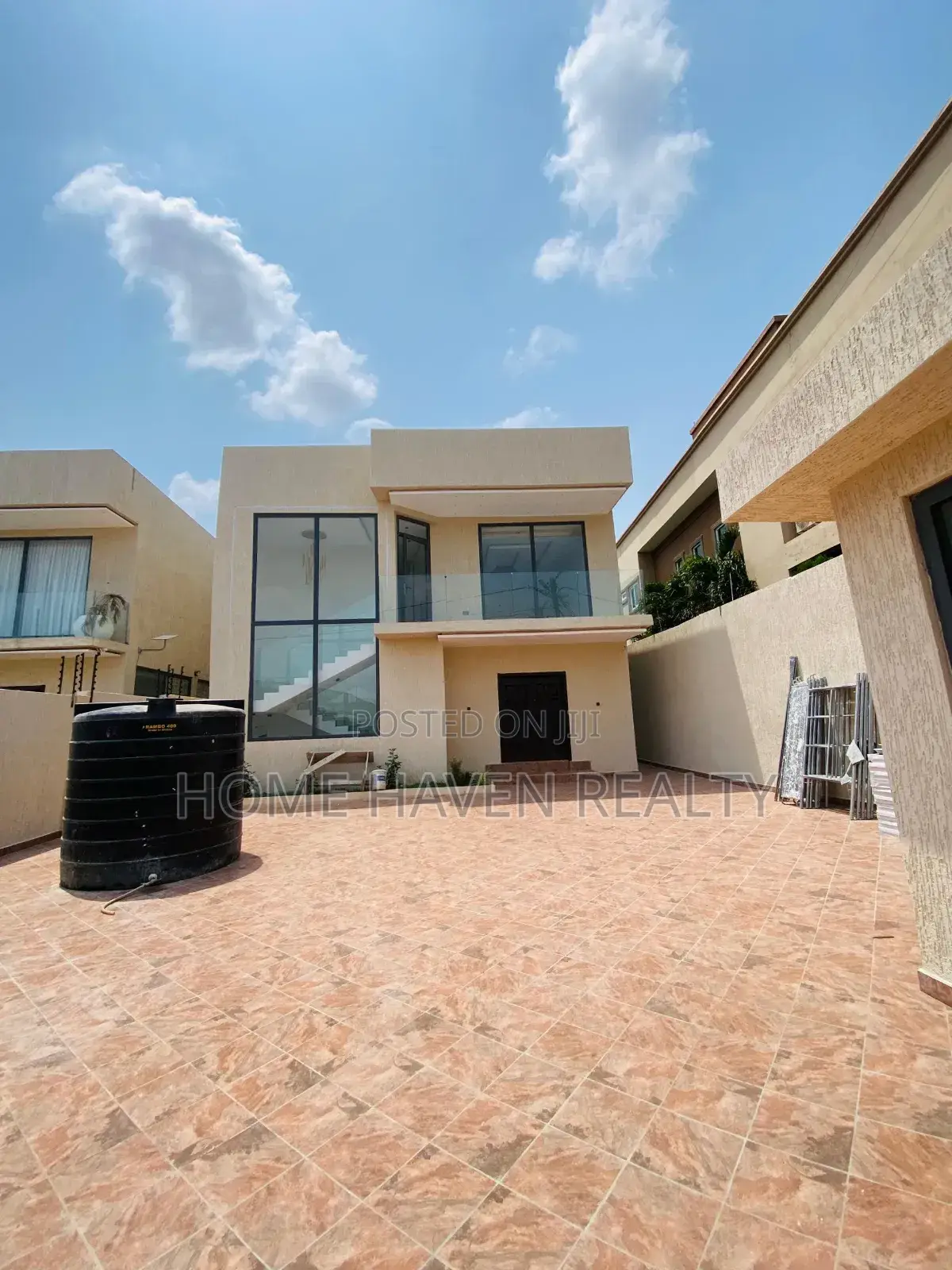 4bdrm House in East Legon Ogbojo, American House for sale