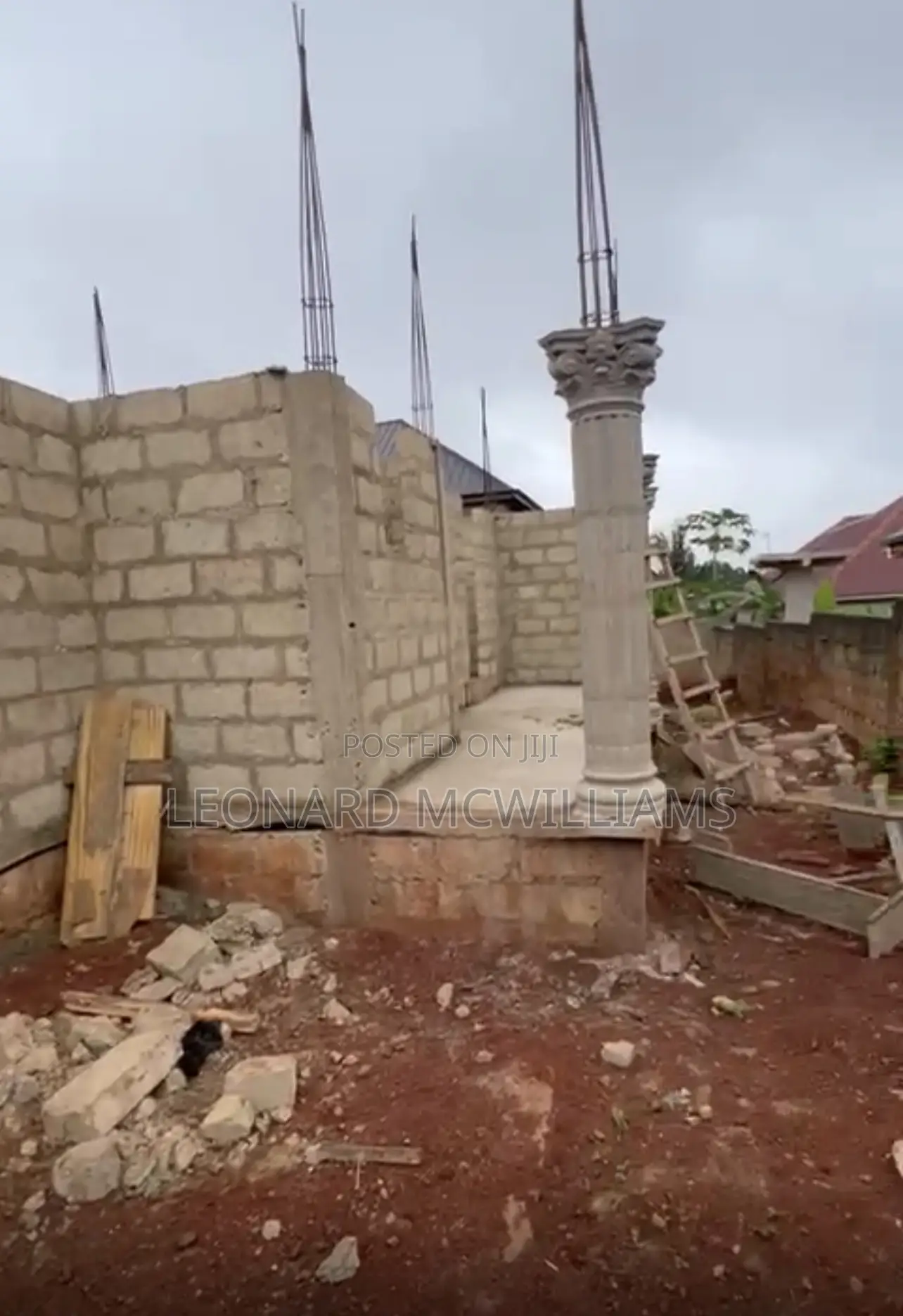 7bdrm House in Santasi, Kumasi Metropolitan for sale