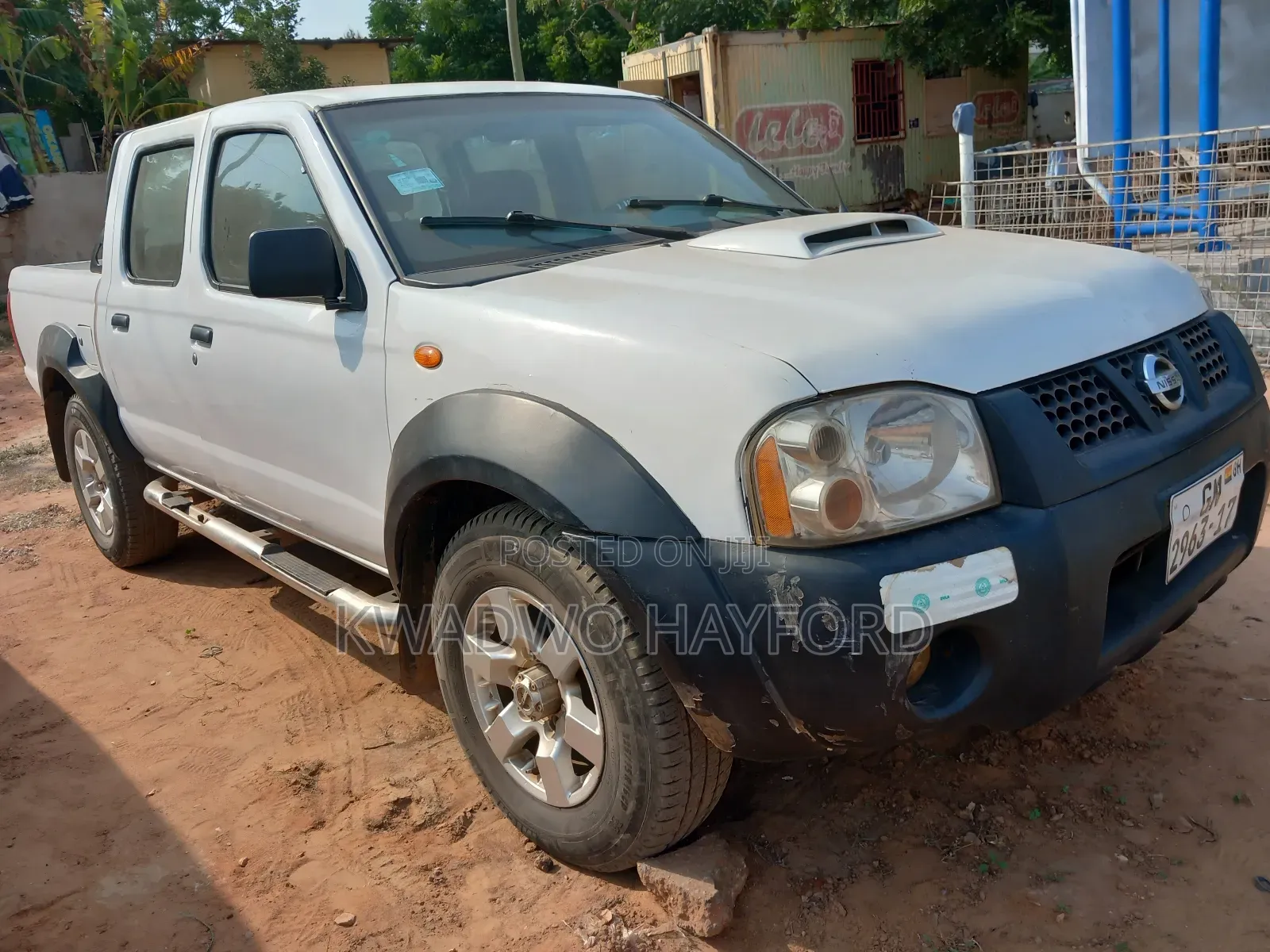 Nissan Hardbody 2012 White