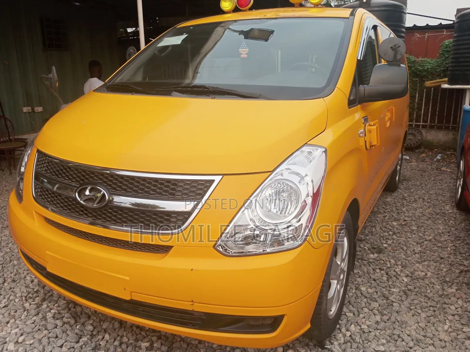 Hyundai Starex 2014 Yellow