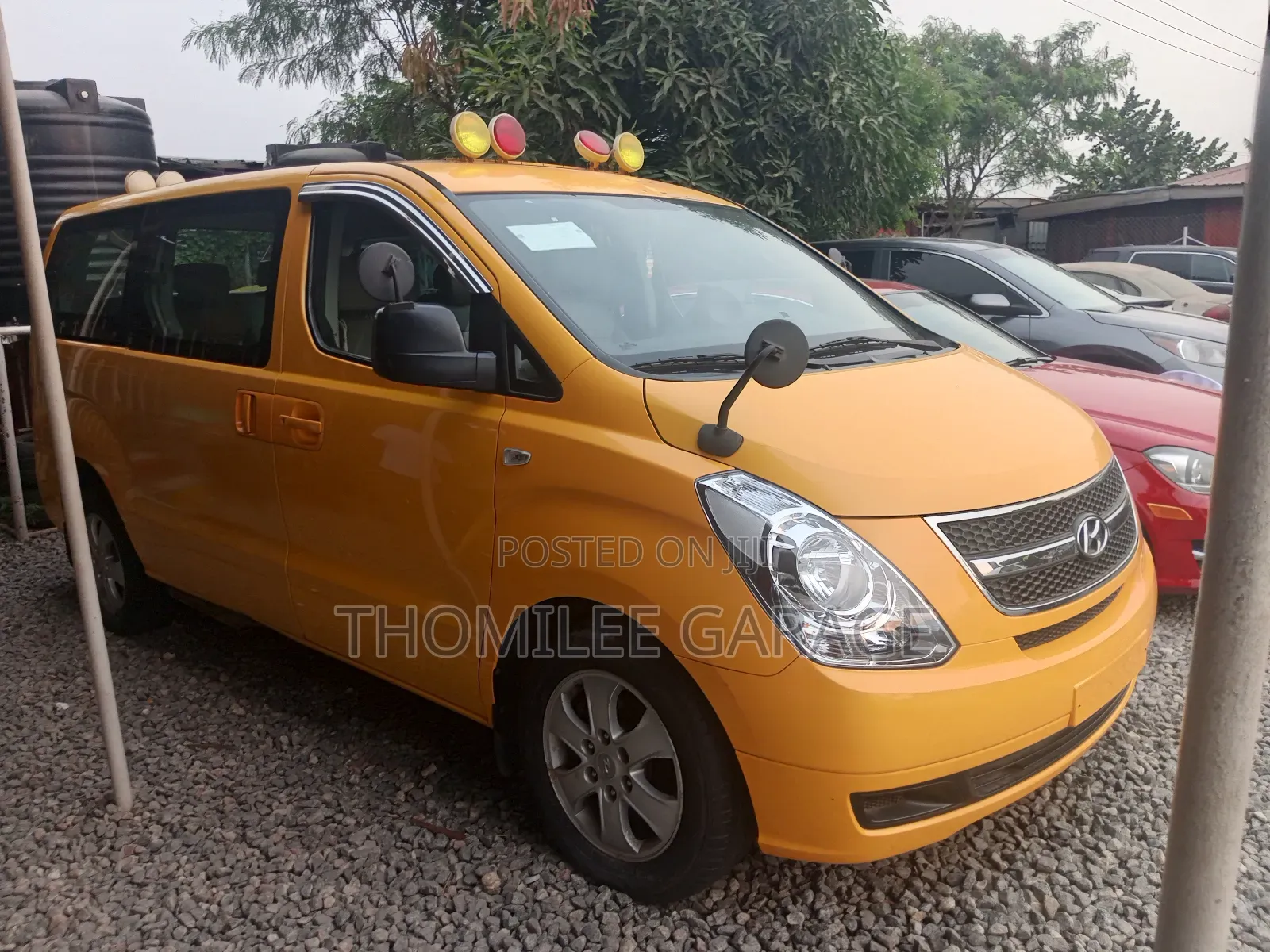 Hyundai Starex 2014 Yellow