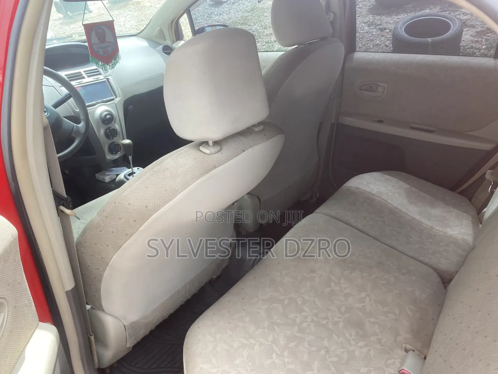 Toyota Vitz 2010 Red