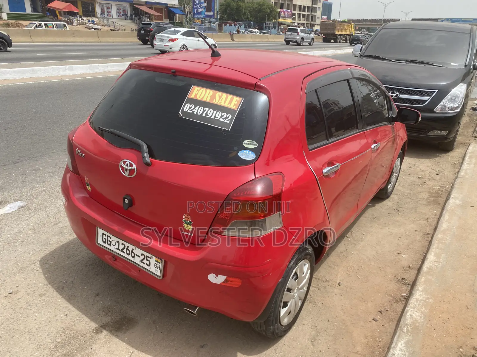 Toyota Vitz 2010 Red