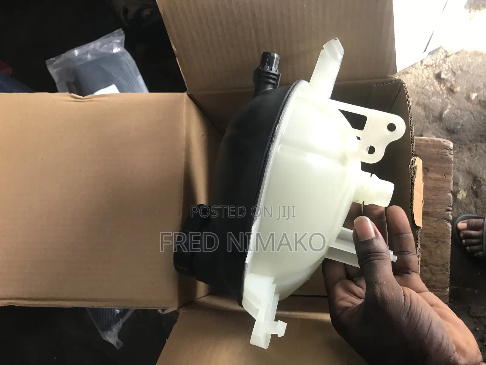 Coolant Expansion Tank With Cover for Mercedes W205 W213 X253 C E GLC