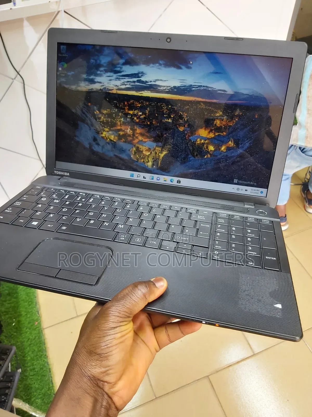Laptop Toshiba Satellite C55 8GB Intel Pentium HDD 750GB