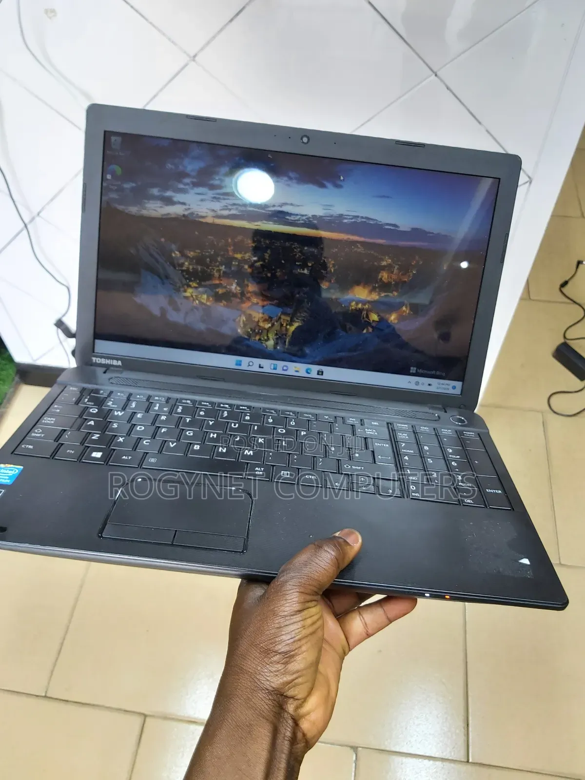 Laptop Toshiba Satellite C55 8GB Intel Pentium HDD 750GB
