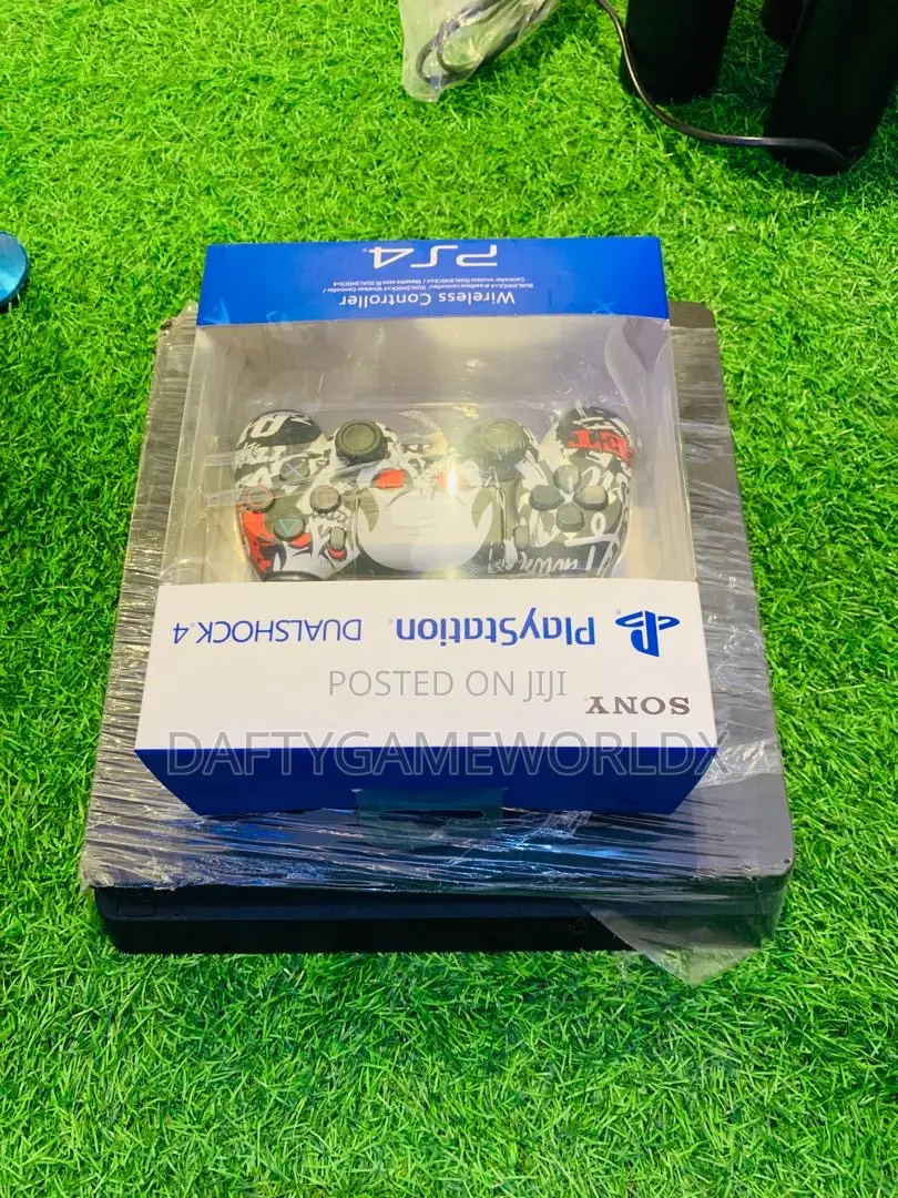 Uk Used Ps4 Slim With Loaded Games With 2 Controllers