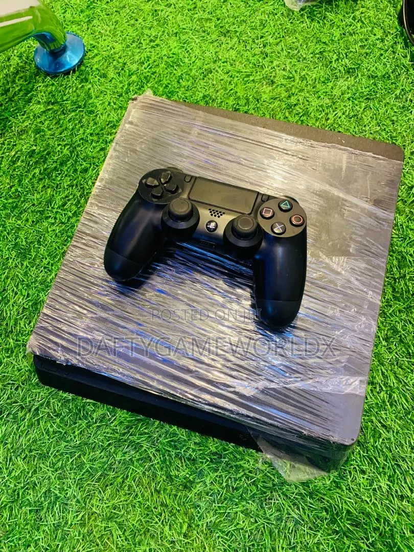 Uk Used Ps4 Slim With Loaded Games With 2 Controllers