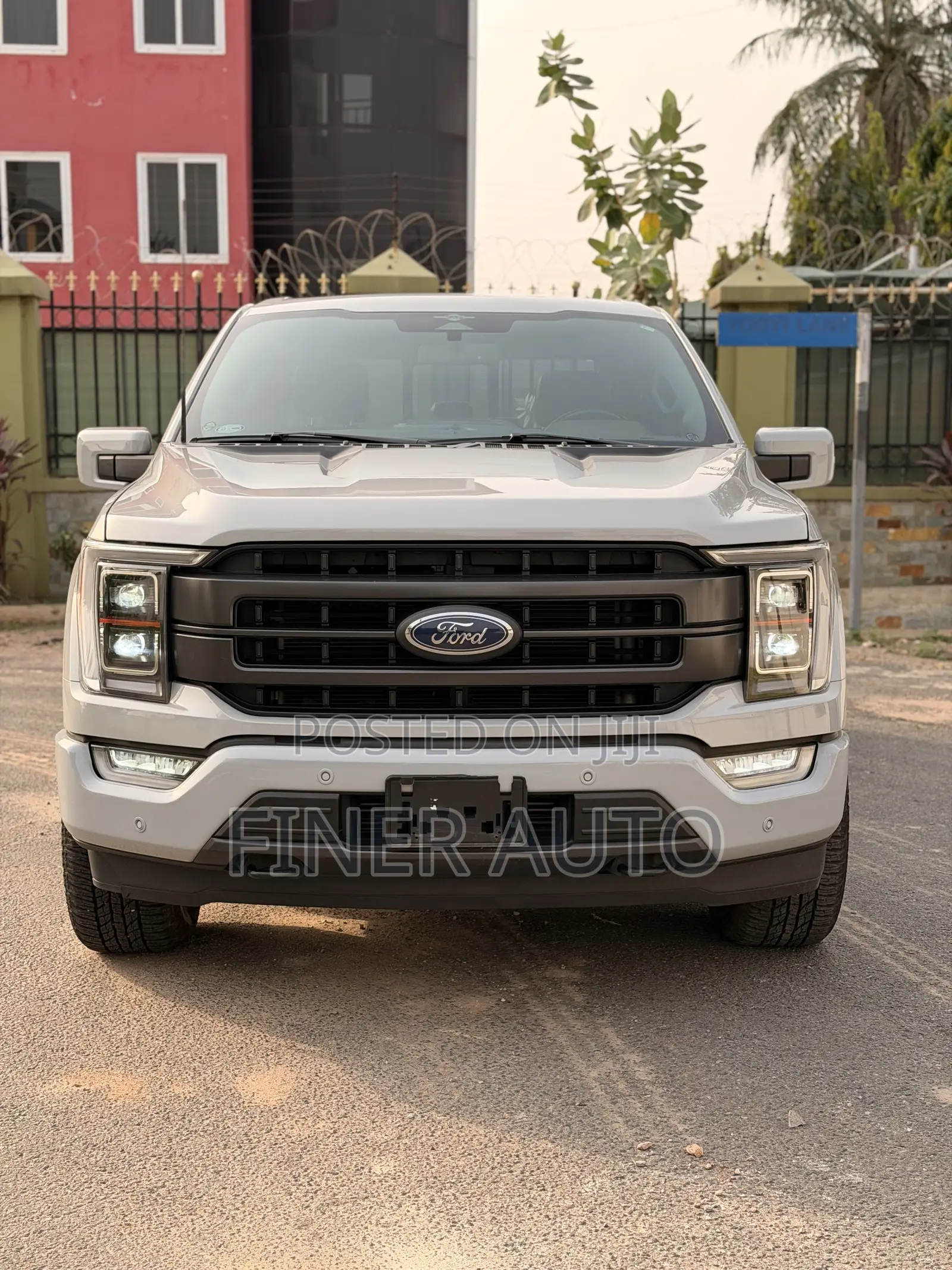 Ford F-150 LARIAT 2023 Gray