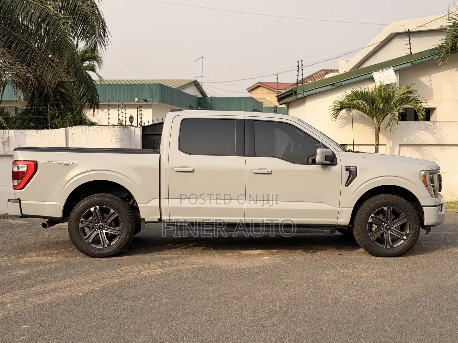 Ford F-150 LARIAT 2023 Gray