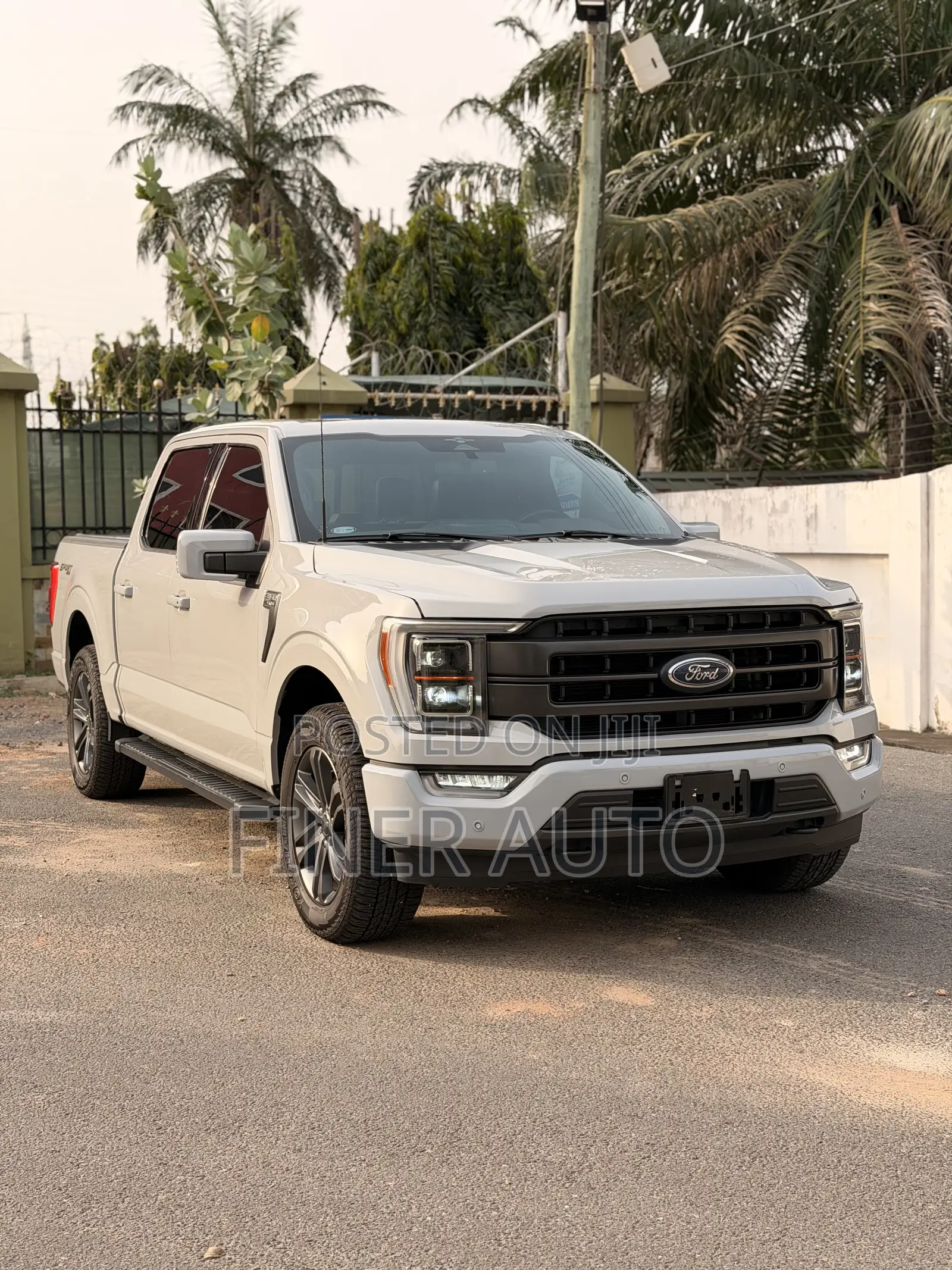 Ford F-150 LARIAT 2023 Gray