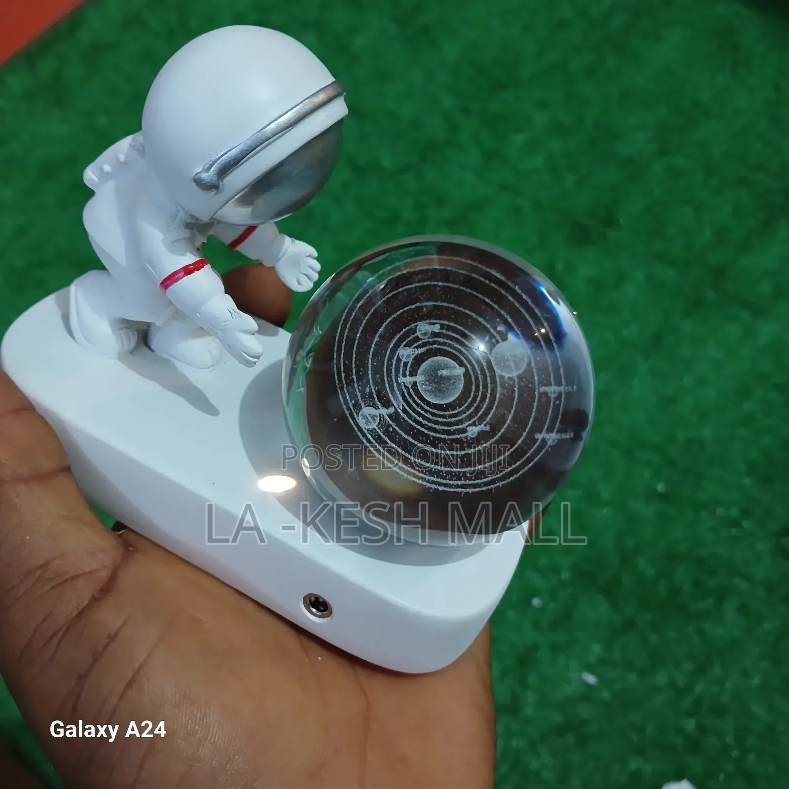 Creative Astronaut Lamp