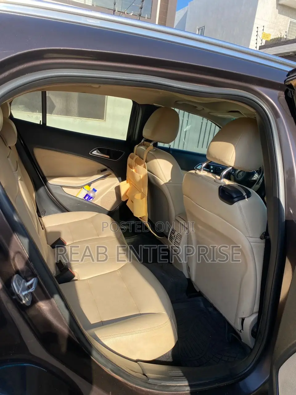 Mercedes-Benz GLA 250 2016 Brown
