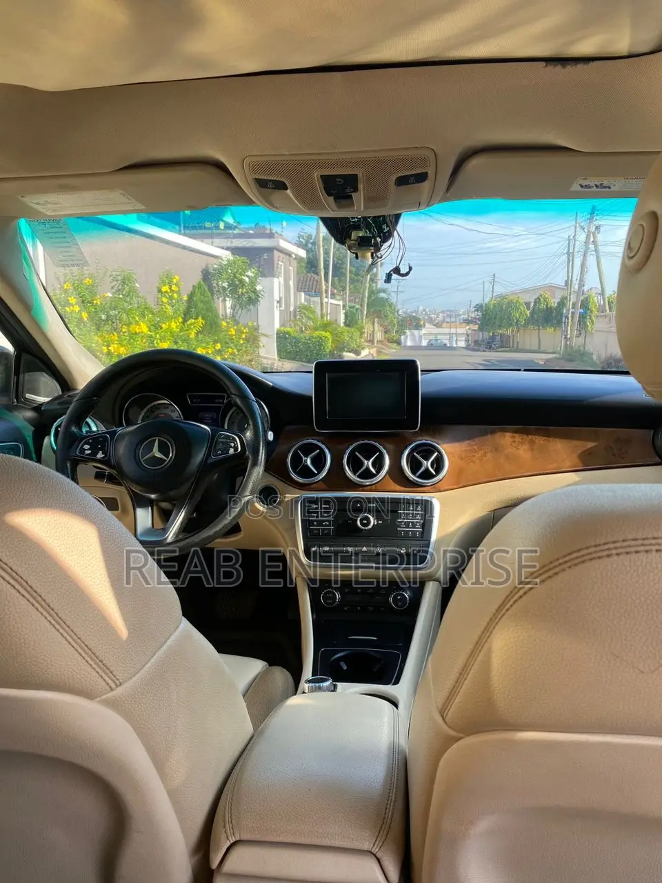 Mercedes-Benz GLA 250 2016 Brown