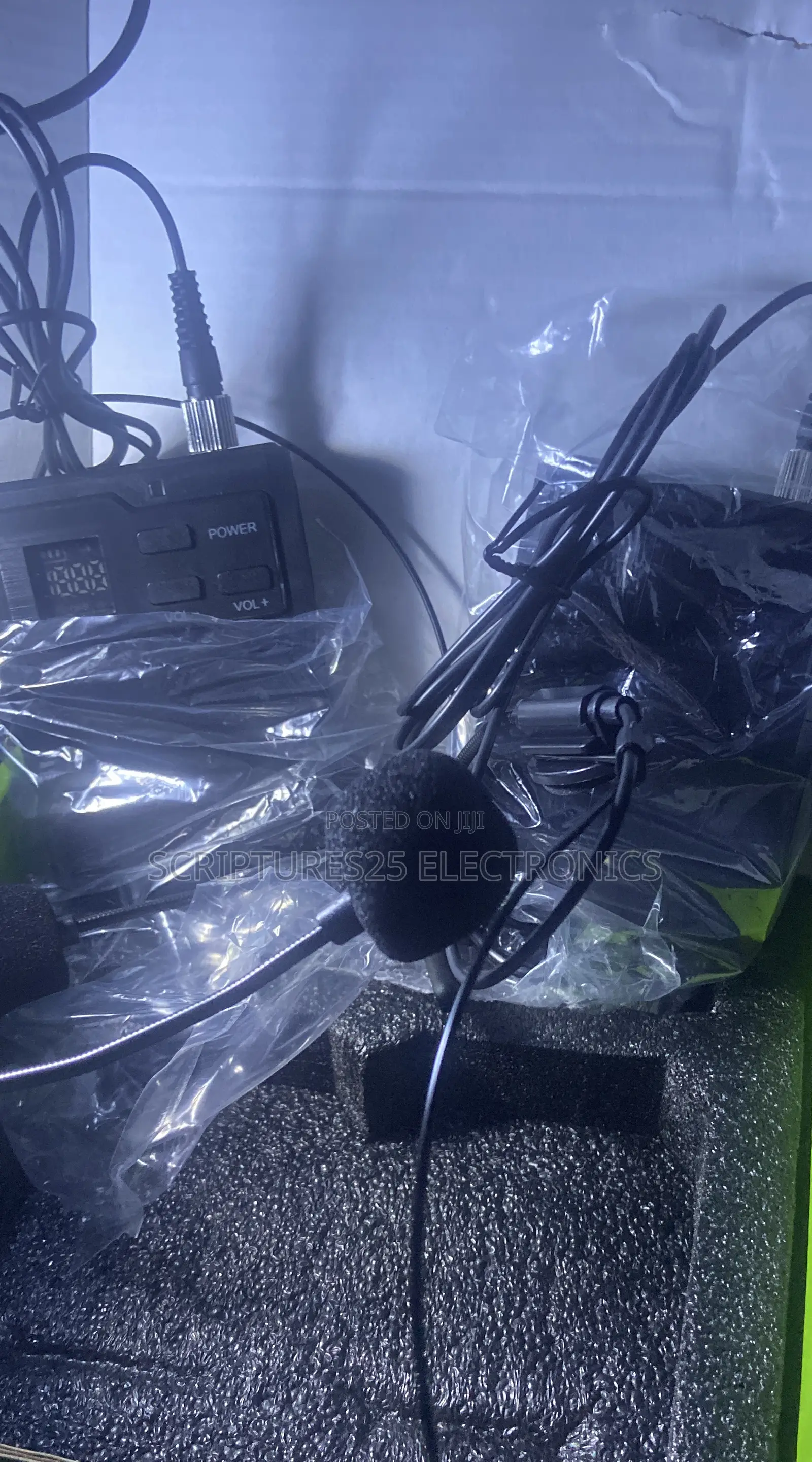 Professional Uhf 2 in 1 Headset Lapel Microphone (Also in Kumasi )