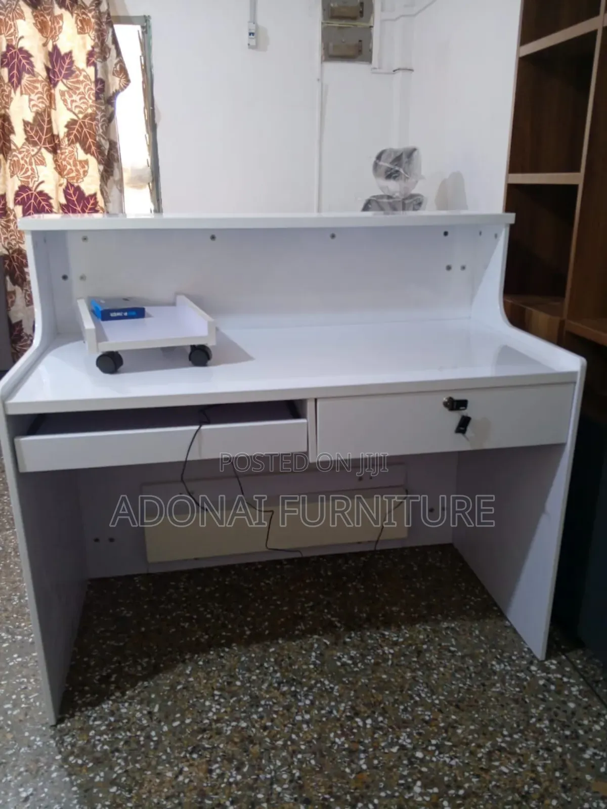 Front/a Reception Desk (White)