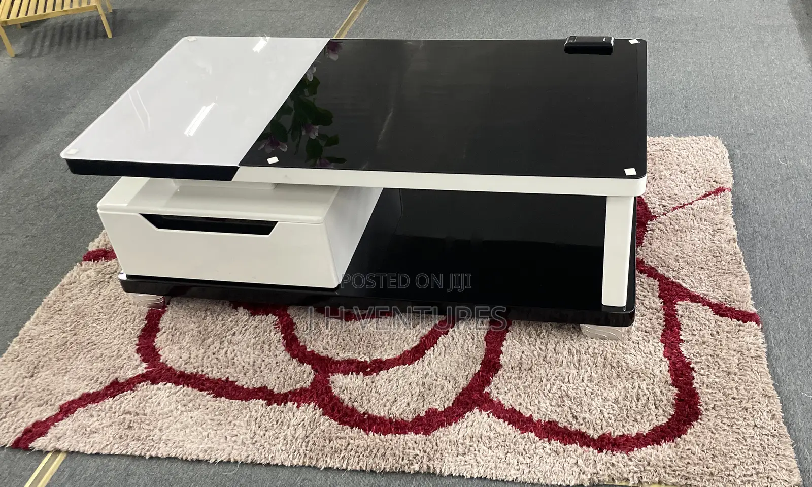 Center Table A513