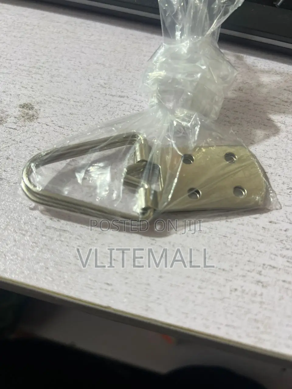 Heavy-Duty Picture Frame Strap Hanger