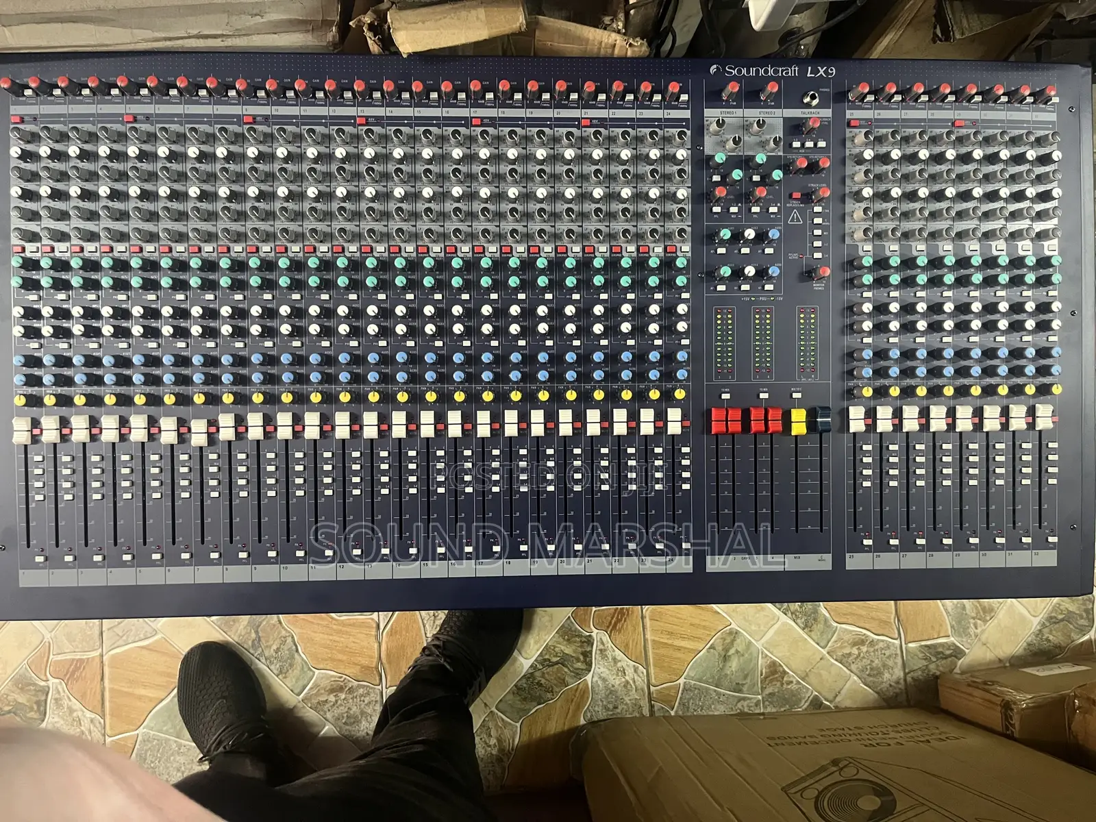 Soundcraft Lx9 32 Channel Professional Mixer