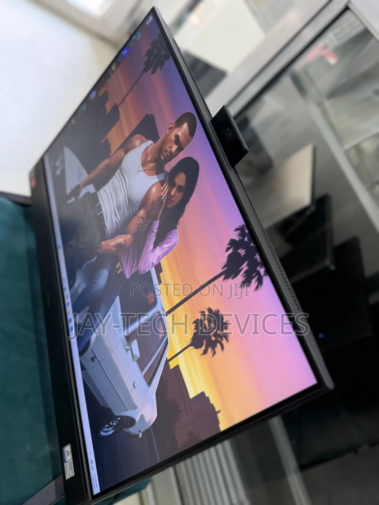 Dell Inspiron 27 All-in-One 8GB AMD Ryzen 5 SSHD (Hybrid) 512GB