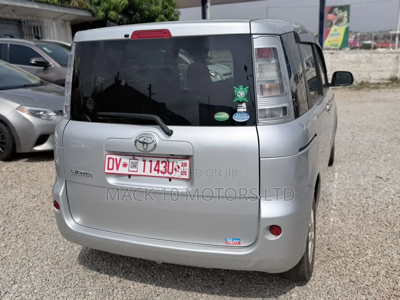 Toyota Sienta 2015 Silver