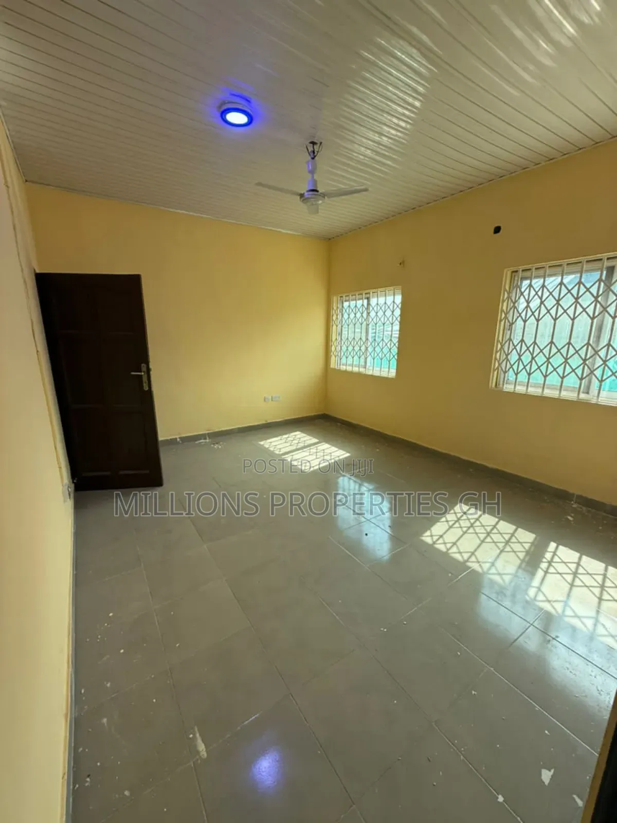 6bdrm House in Millions Properties, Ablekuma for sale