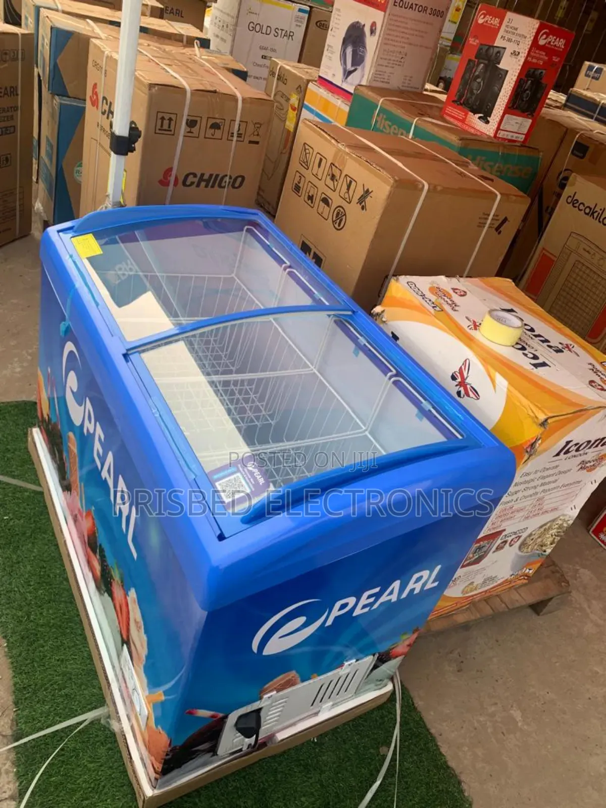 “&:Pearl Durable Ice Cream/Display Freezer 210 Litres