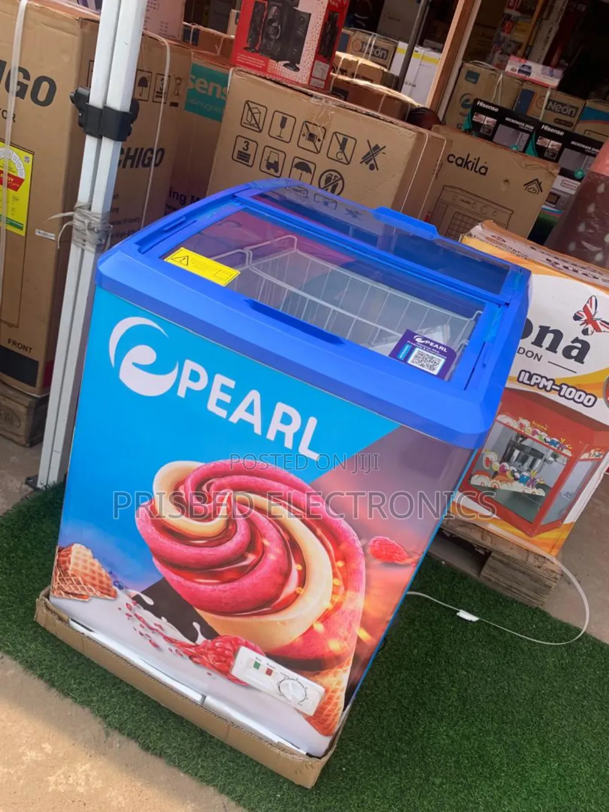 **Pearl Ice Cream / Display Freezer 132 Litres