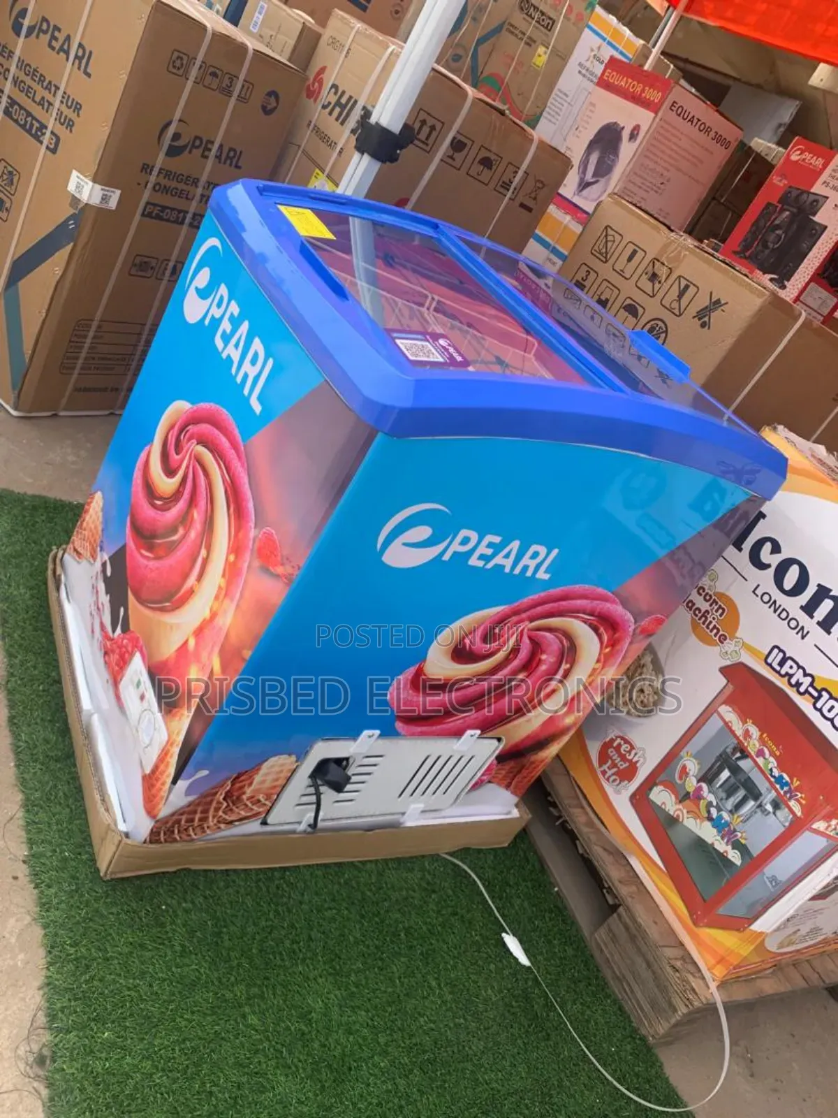 **Pearl Ice Cream / Display Freezer 132 Litres