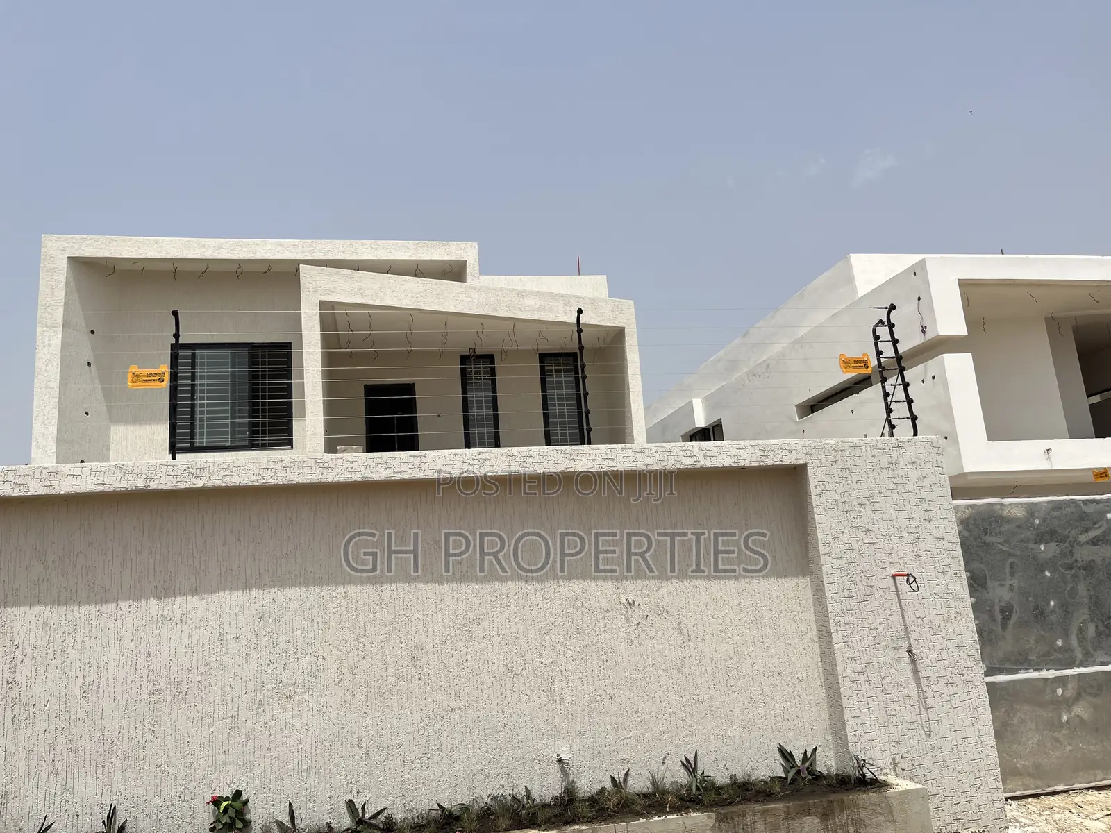4bdrm Duplex in Santasi,Anyienem, Kumasi Metropolitan for sale