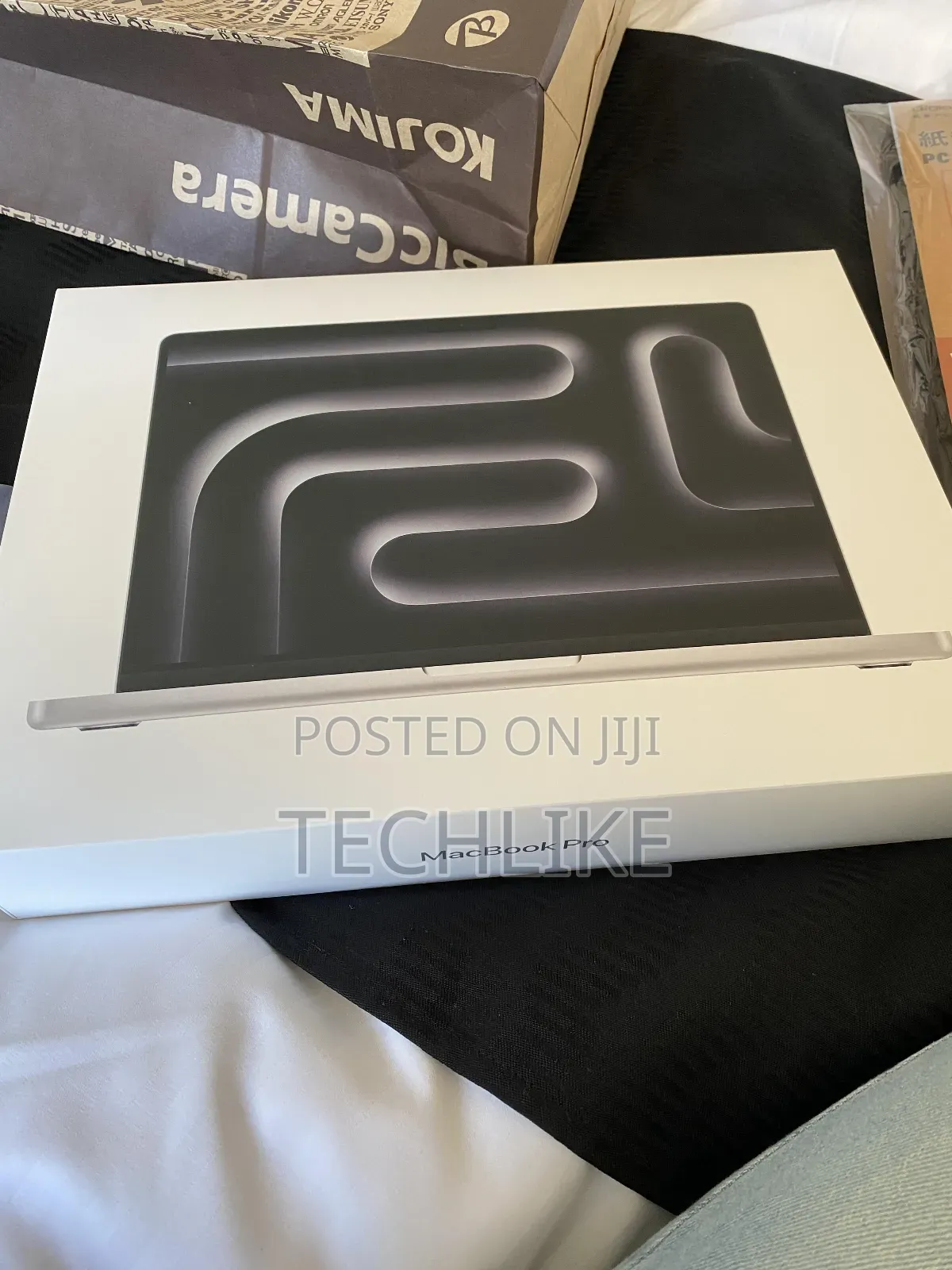 New Laptop Apple Macbook Pro 2025 M5 14-inch 48GB Apple M5 SSD 512GB