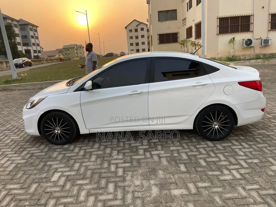 Hyundai Accent SE Sedan 2017 White