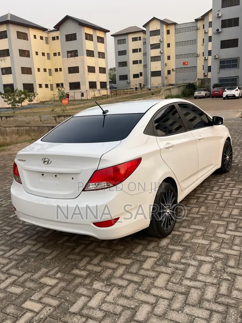 Hyundai Accent SE Sedan 2017 White